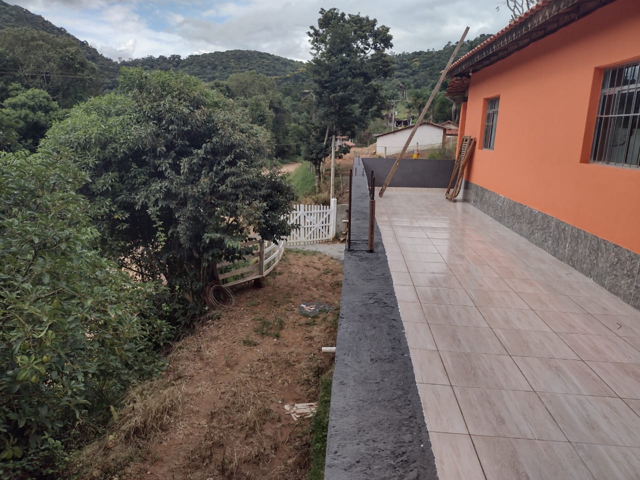 Chácara casa com 3 quartos, apenas 6 km do centro de Camanducaia e 17 km de Monte Verde cod. 1179