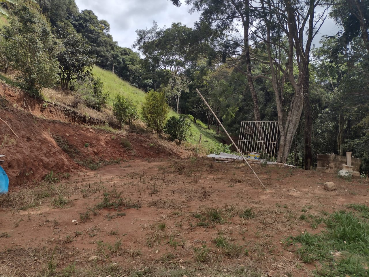 Chácara casa com 3 quartos, apenas 6 km do centro de Camanducaia e 17 km de Monte Verde cod. 1179