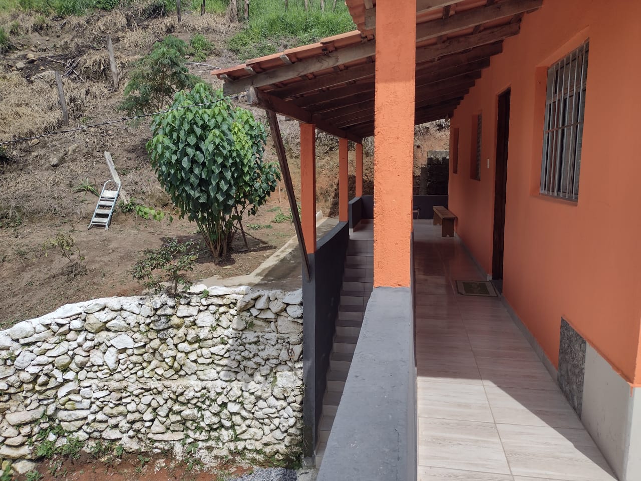 Chácara casa com 3 quartos, apenas 6 km do centro de Camanducaia e 17 km de Monte Verde cod. 1179