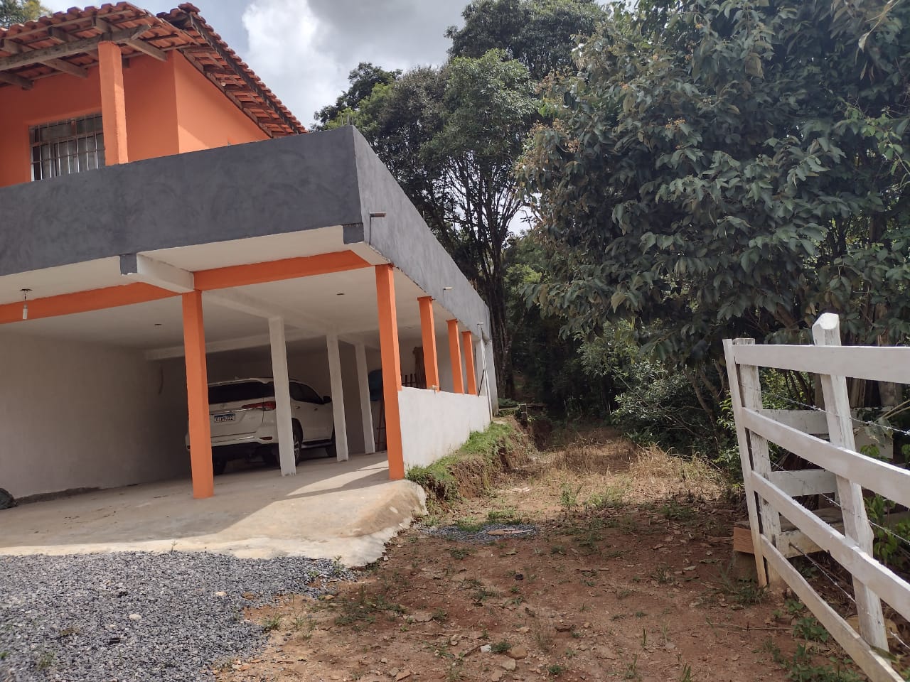 Chácara casa com 3 quartos, apenas 6 km do centro de Camanducaia e 17 km de Monte Verde cod. 1179