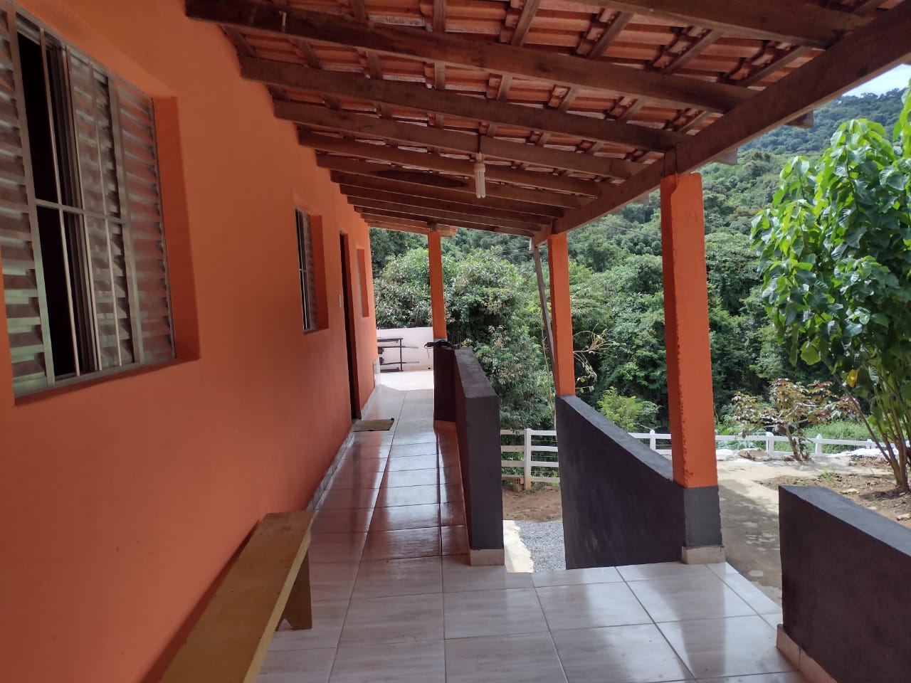 Chácara casa com 3 quartos, apenas 6 km do centro de Camanducaia e 17 km de Monte Verde cod. 1179