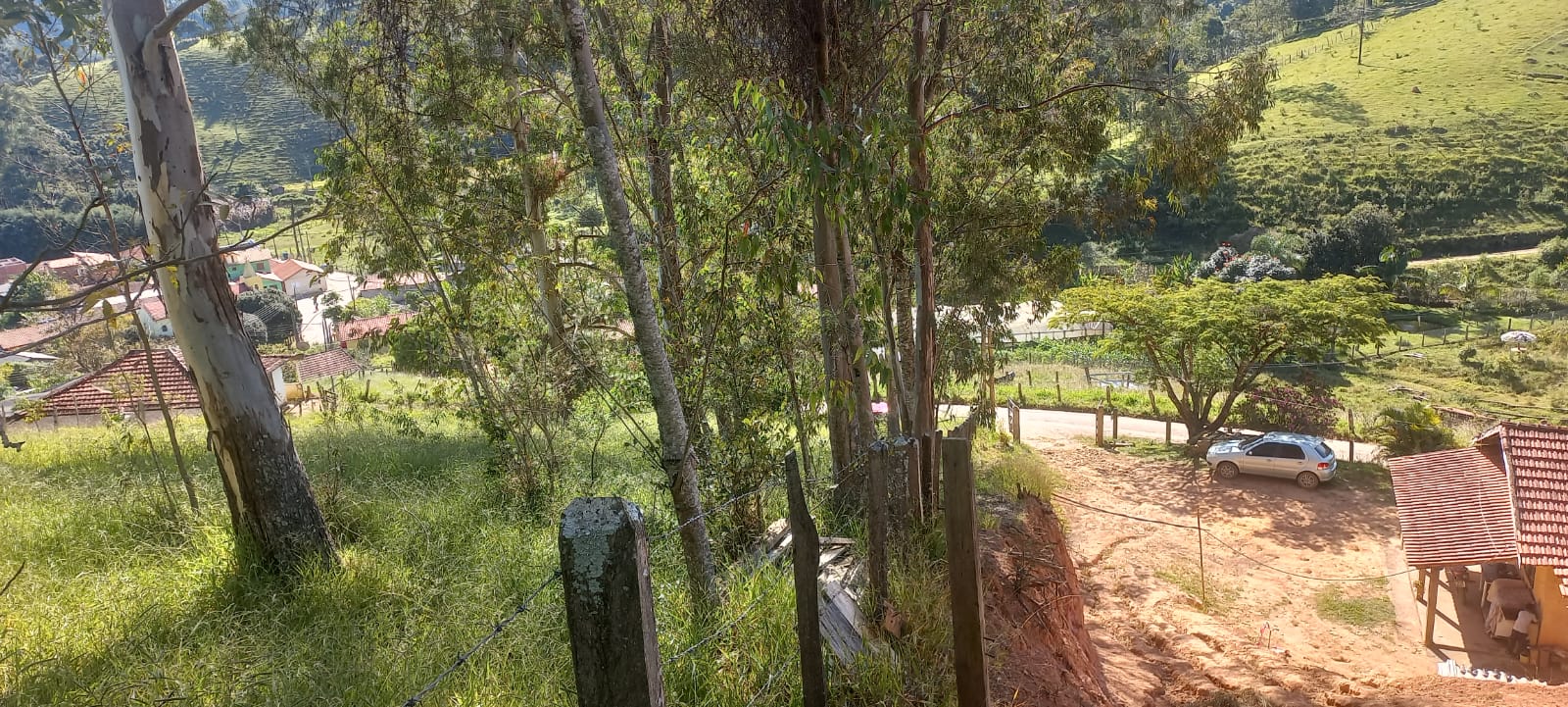 Oportunidade: Casa com 3 quartos e terreno de 1.000m² em Camanducia - MG cód 1181