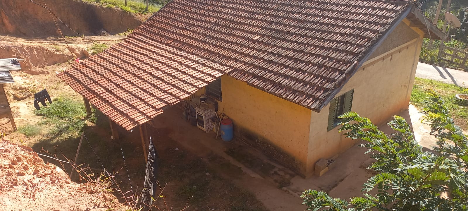 Oportunidade: Casa com 3 quartos e terreno de 1.000m² em Camanducia - MG cód 1181