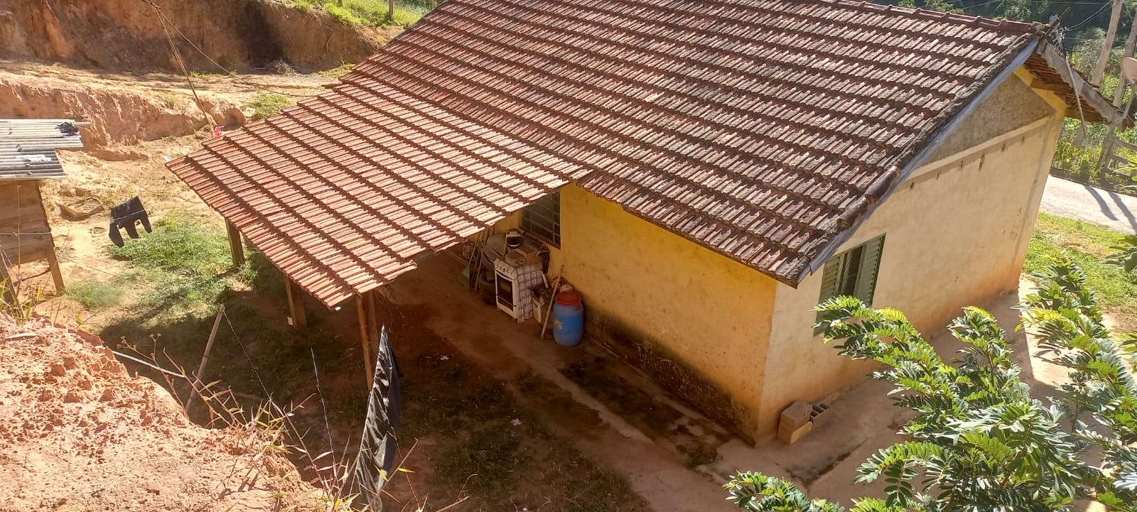 Oportunidade: Casa com 3 quartos e terreno de 1.000m² em Camanducia - MG cód 1181