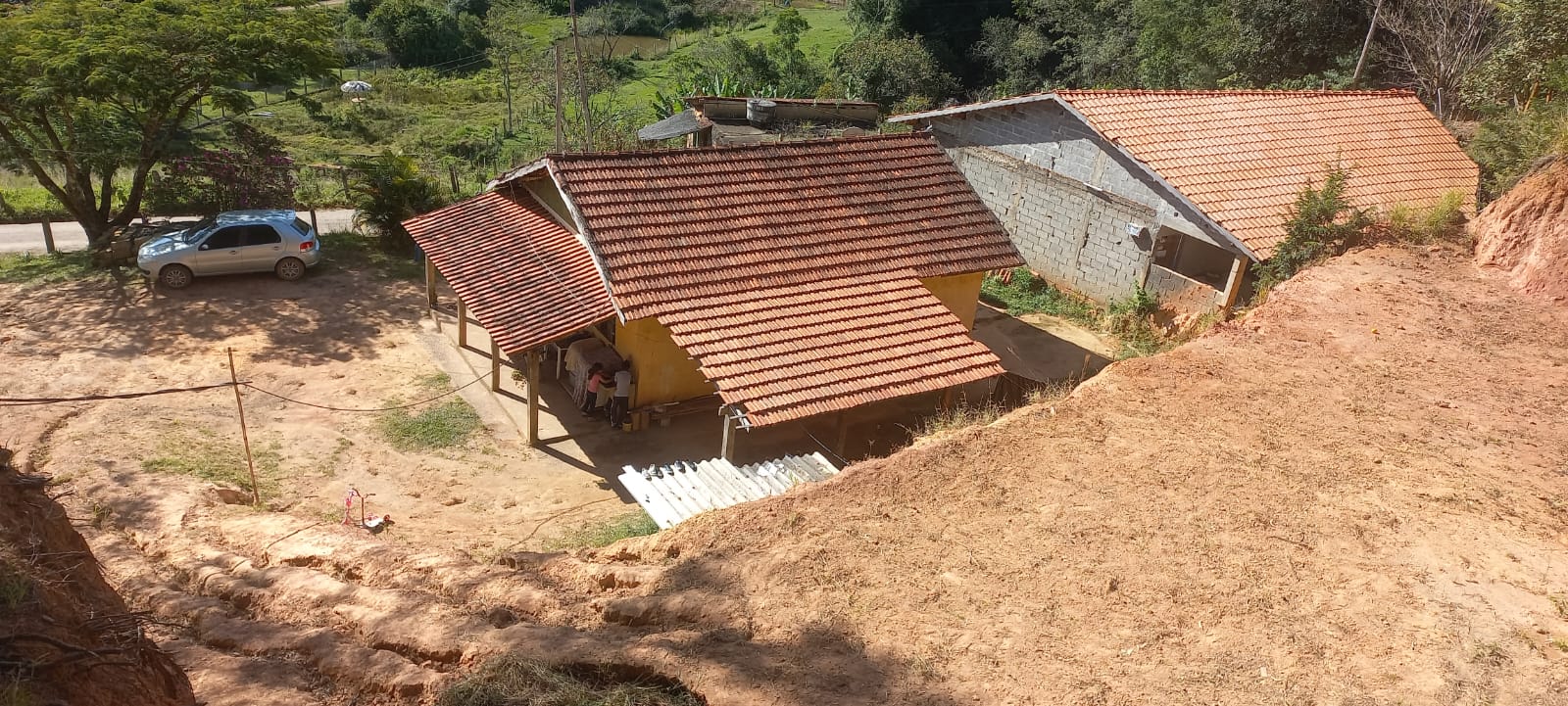 Oportunidade: Casa com 3 quartos e terreno de 1.000m² em Camanducia - MG cód 1181