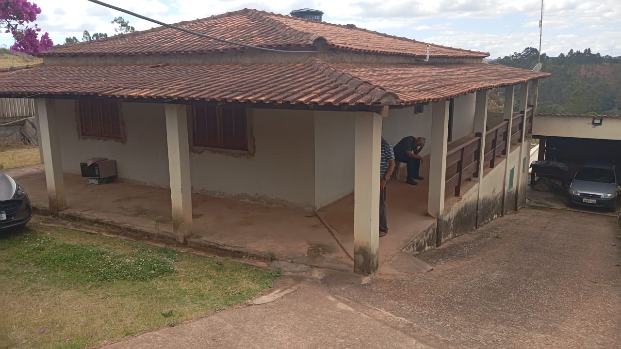 Chácara à venda , 2.750m², 4 quartos (1 suíte), área gourmet, pomar, lago para pesca e vista para montanha cod 1184
