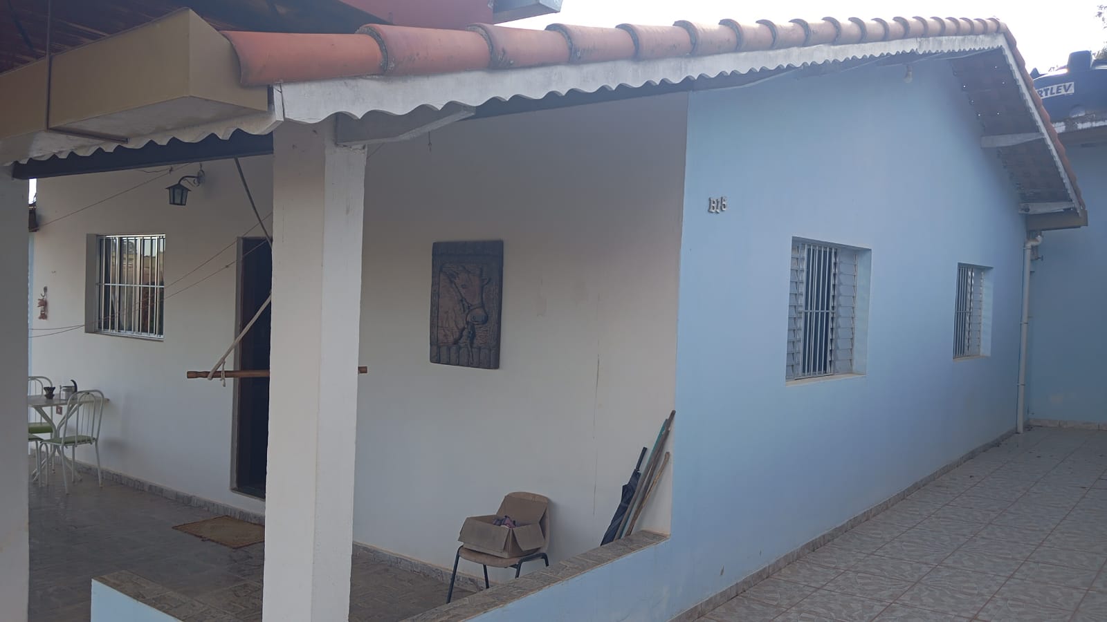 Chácara com salão de 70m², churrasqueira, pomar e campo – lazer completo cod.1185