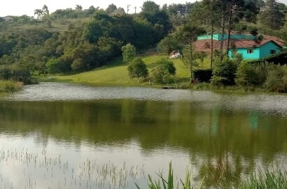 Chácara à Venda com Casa, Lago, Pomar e Quadra – Área de 5.680 m² Munhoz-MG cod 1191