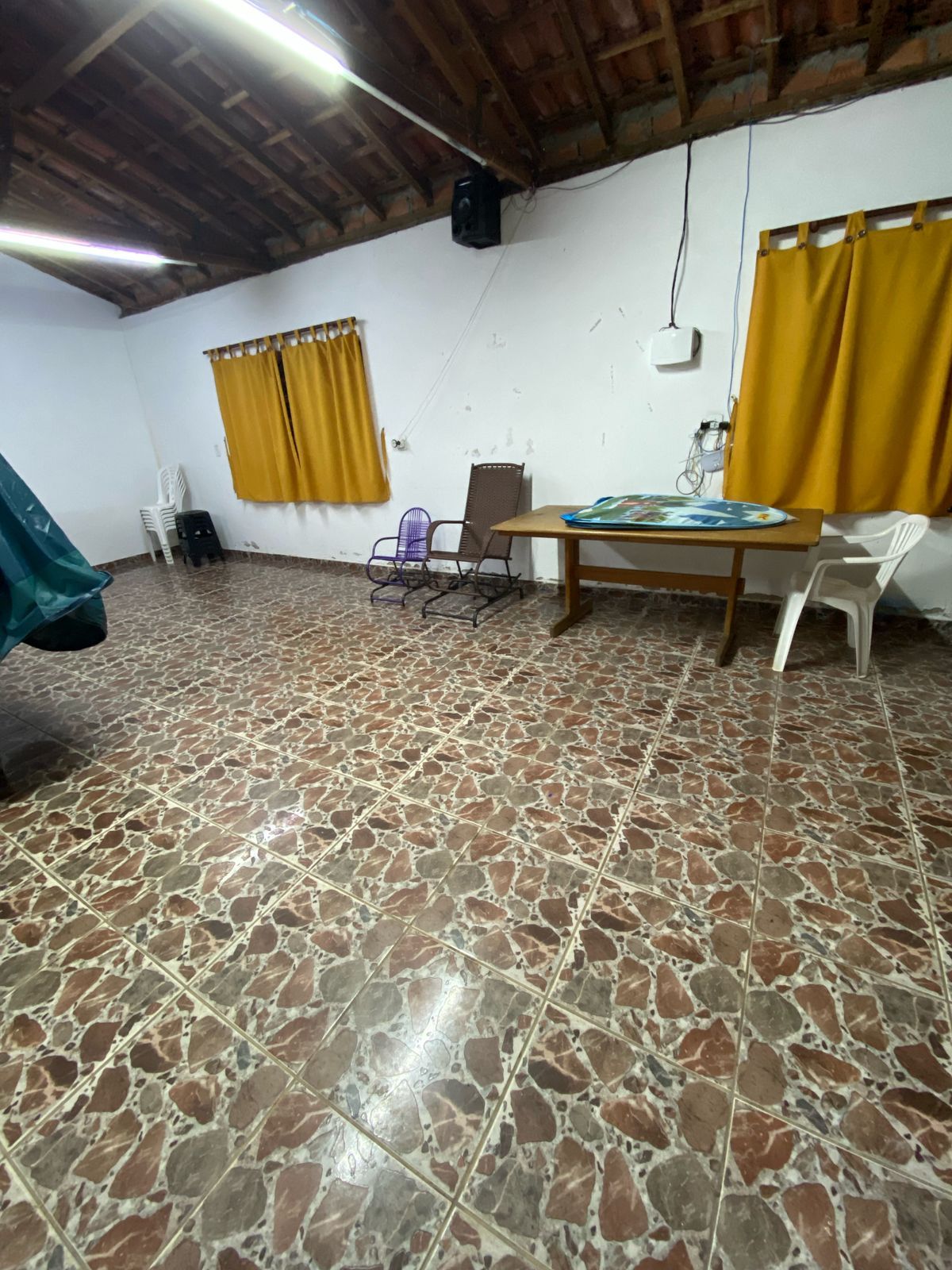Chácara à Venda com Casa, Lago, Pomar e Quadra – Área de 5.680 m² Munhoz-MG cod 1191