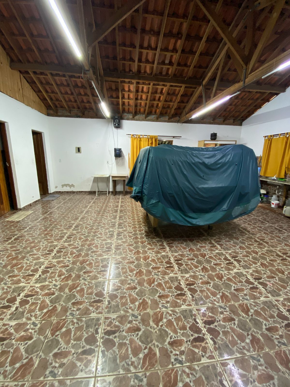 Chácara à Venda com Casa, Lago, Pomar e Quadra – Área de 5.680 m² Munhoz-MG cod 1191