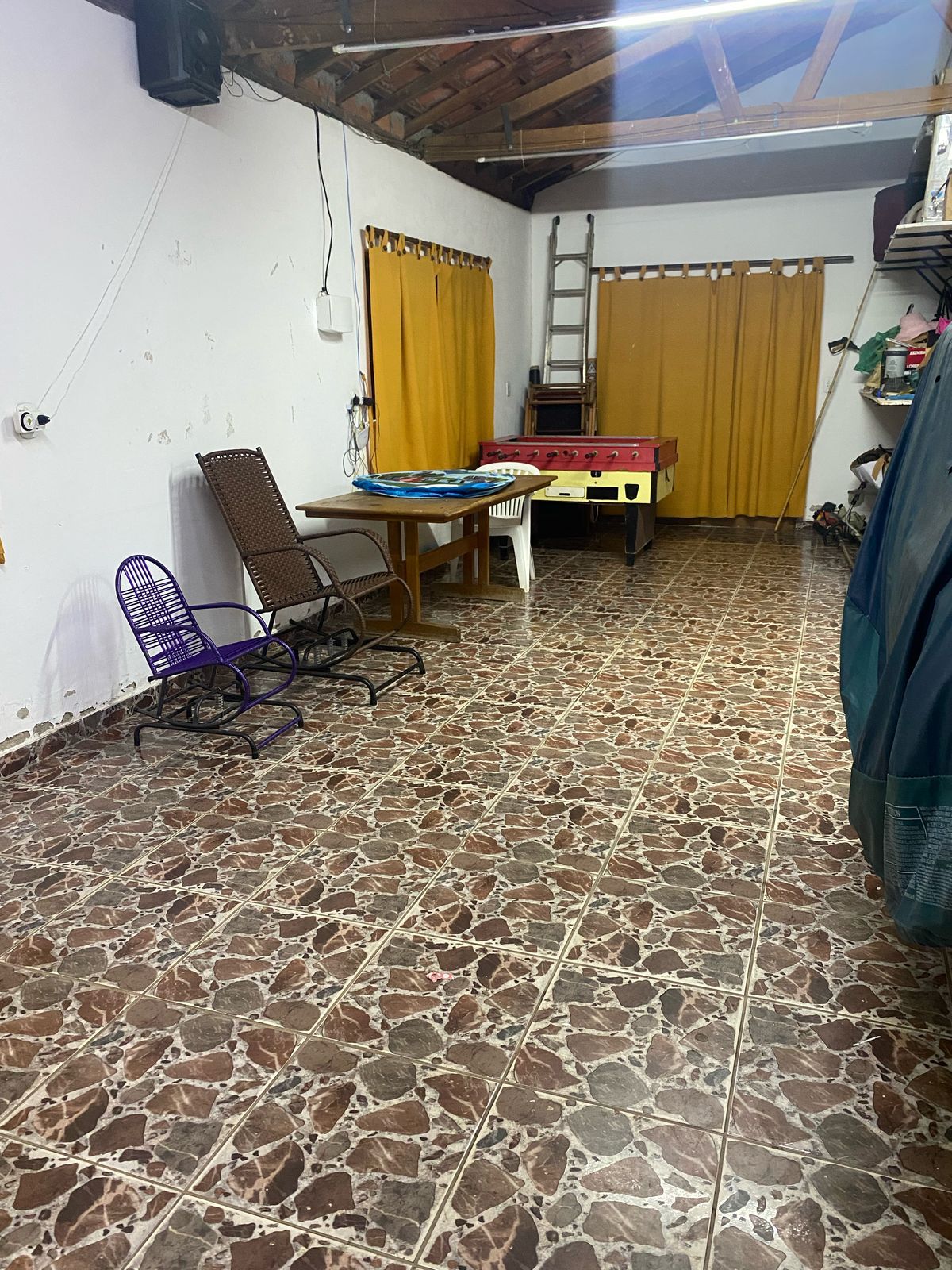 Chácara à Venda com Casa, Lago, Pomar e Quadra – Área de 5.680 m² Munhoz-MG cod 1191