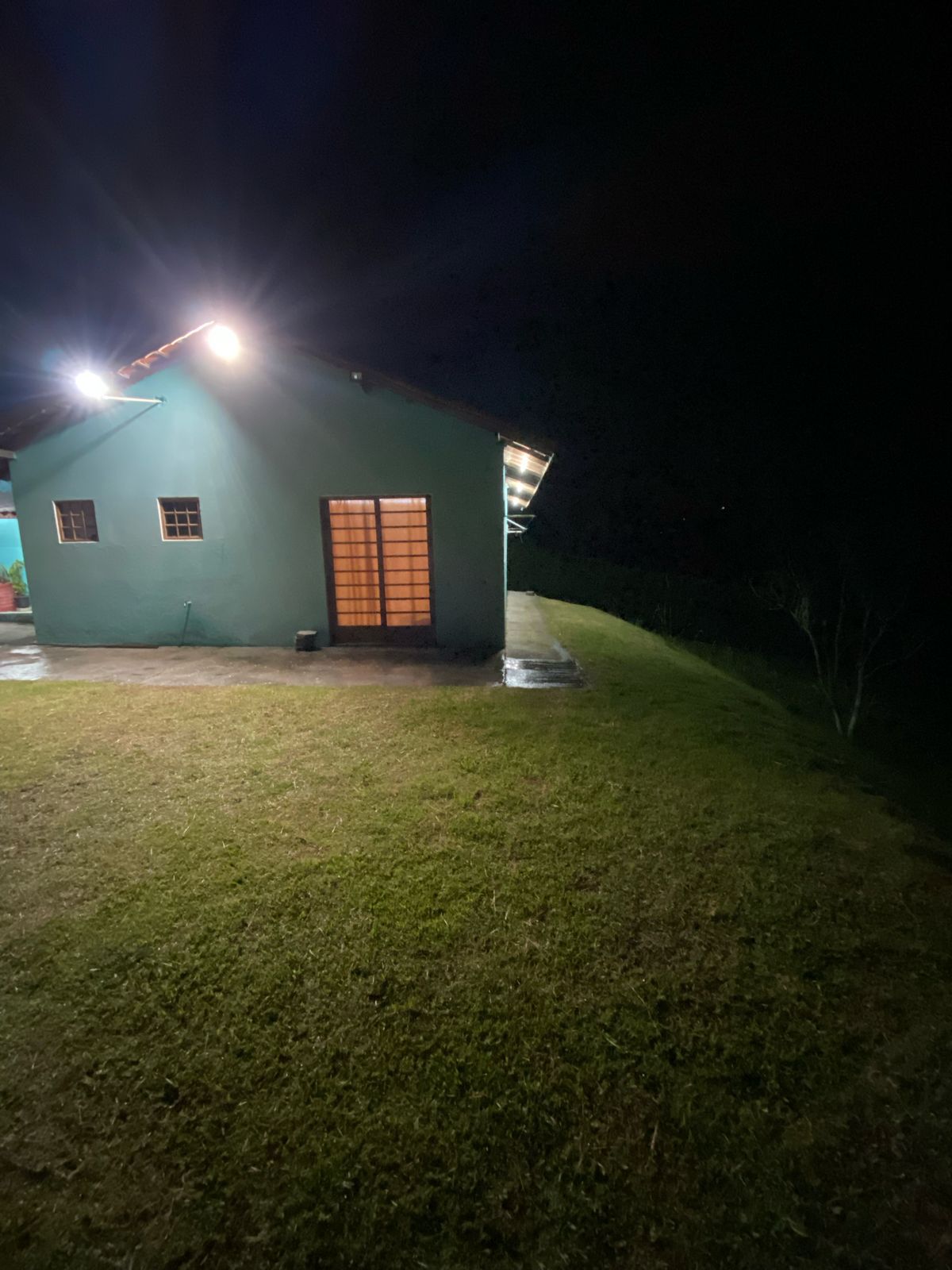 Chácara à Venda com Casa, Lago, Pomar e Quadra – Área de 5.680 m² Munhoz-MG cod 1191