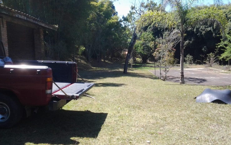 Sitio - com casa, garagem + quadra para esportes; na cidade de Cambuí - MG | código 423