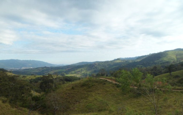 Sítio só terreno; com nascente própria, vista panorâmica | extrema MG | código 640