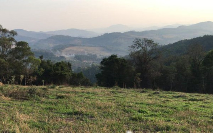 Sítio só terreno com nascente, linda vista panorâmica | Toledo MG | código 648