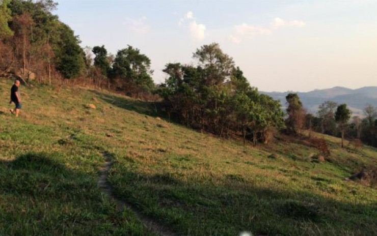 Sítio só terreno com nascente, linda vista panorâmica | Toledo MG | código 648