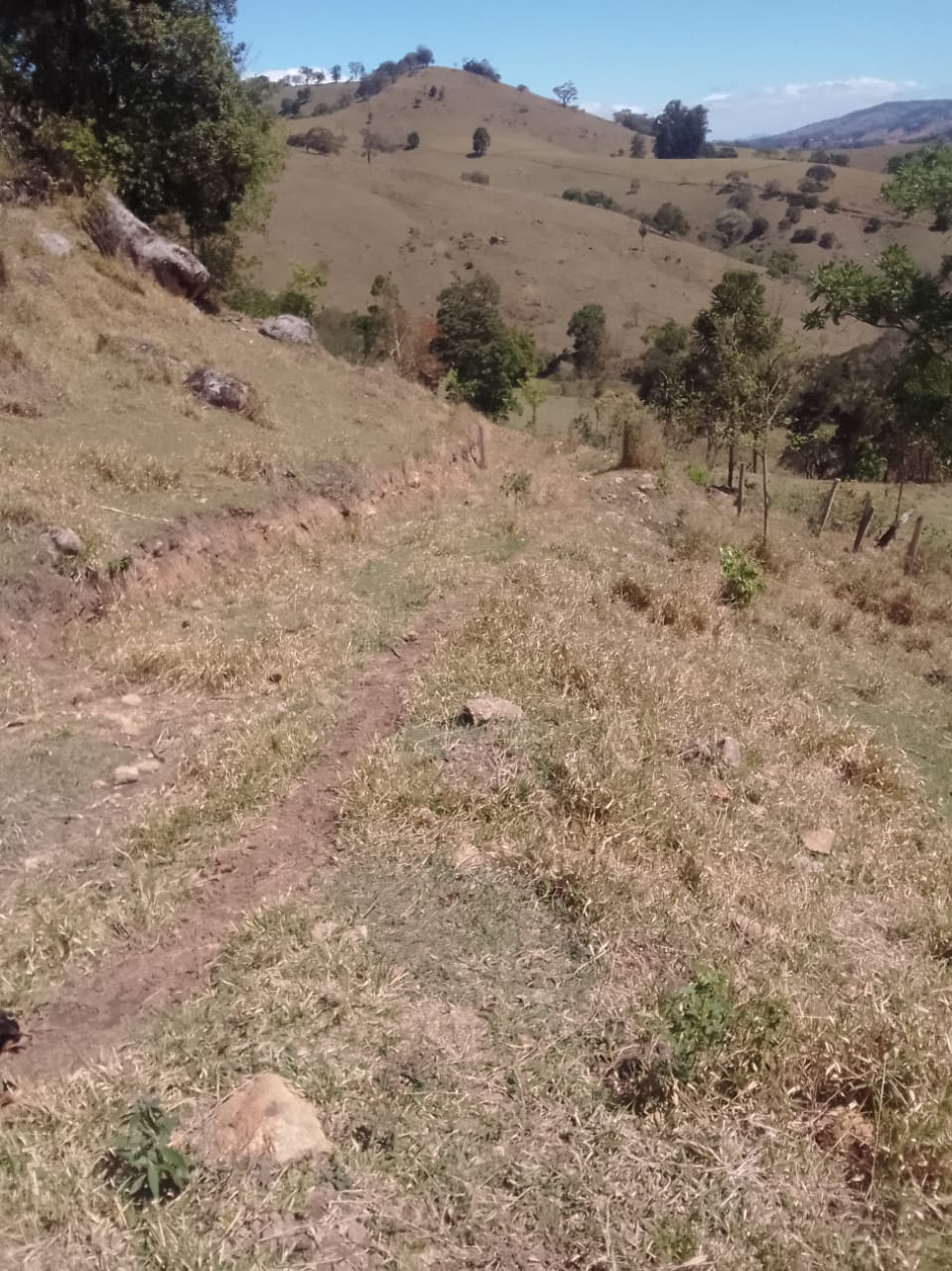 Terreno ótimo para formar um sítio com boa chegada | Extrema - MG | código 904