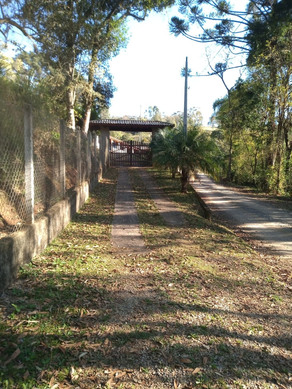 Sítio com piscina localizado na cidade de Extrema; 15 km da cidade | Extrema - MG | código 921