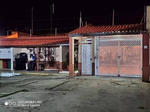 Kit net na praia de Itanhaém. frente ao mar, local tranquilo | Itanhaém - SP | código 924