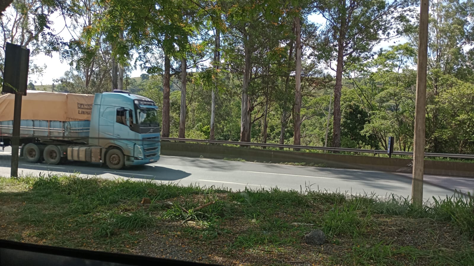 Área industrial no distrito industrial de Extrema prox. à Fernão Dias | código 928