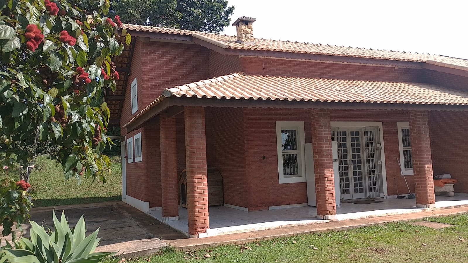 Chácara bairro nobre / piscina, casa c/ 3 dormitórios, churrasqueira  | Extrema - MG  | código 977