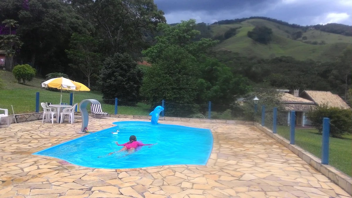 Sítio com piscina, casa sede 220 m, edícula, e chalé | Joanópolis | SP  | código 999